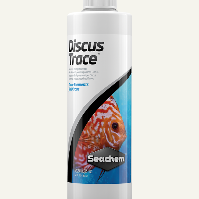 Discus Trace Es un suplemento debidamente balanceado de oligoelementos diseñado específicamente para peces disco. Contiene una amplia gama de oligoelementos necesarios para la salud y el crecimiento adecuado de los peces. A diferencia de algunos acondicionadores que utilizan sal para reponer minerales, este producto no contiene sodio, lo que lo hace seguro para los peces disco y las plantas.